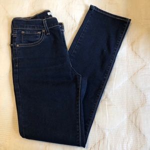 EUC Levi’s 724 Mid Rise Straight (26) dark wash
